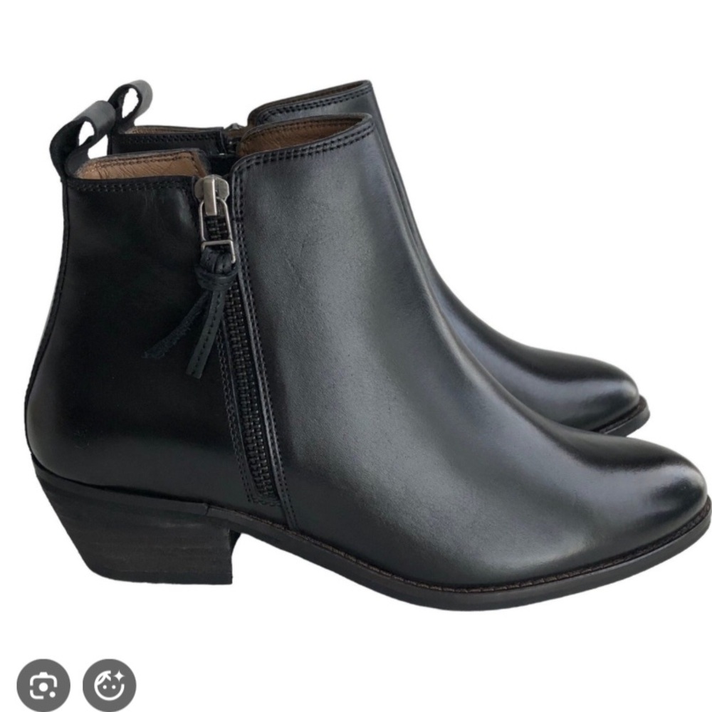 Journee Signature Womens Charlotte Leather Ankle Boots